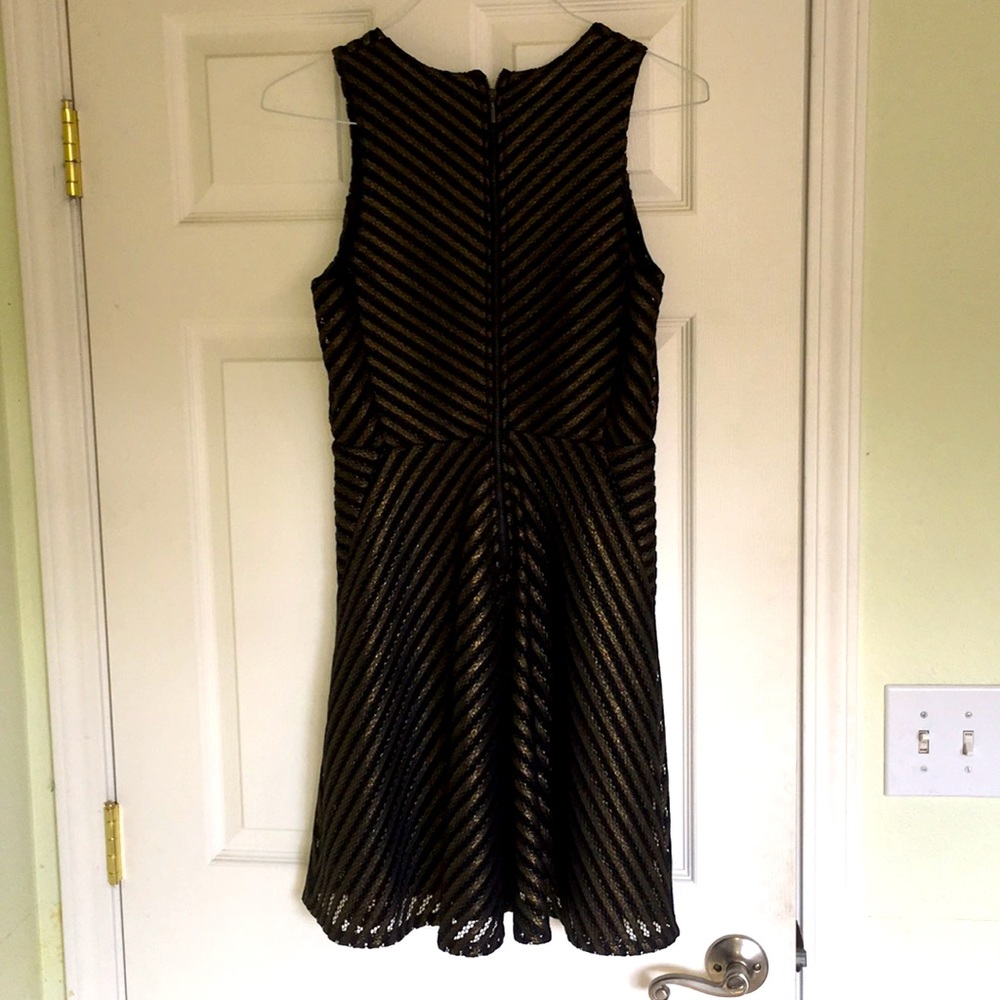 A line dress - Picture 3 of 4